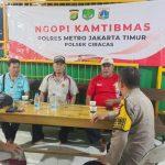 Polsek Ciracas dan Warga RW 08 Gelar “Ngopi Kamtibmas” untuk Jaga Keamanan Lingkungan terkait Tawuran