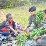 Peduli Perekonomian Lokal, Polisi Belanja Langsung dari Mama-Mama Papua di Mimika