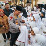 Berbagi Takjil dan Buka Puasa Bersama, Kapolri Perkuat Sinergi dengan Media dan Masyarakat