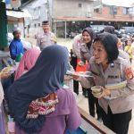 GANDENG KOMUNITAS MOTOR, POLANTAS POLDA METRO JAYA BLUSUKAN BAGI TAKJIL DAN BUKU CERITA ANAK