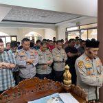 Polres Bekasi Kota Gelar Solat Ghoib dan Doa Bersama untuk Para Syuhada Polri