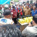 Gubernur Kalimantan Barat Serahkan 4.000 Paket Bantuan untuk Warga Terdampak Banjir di Sungai Ambawang